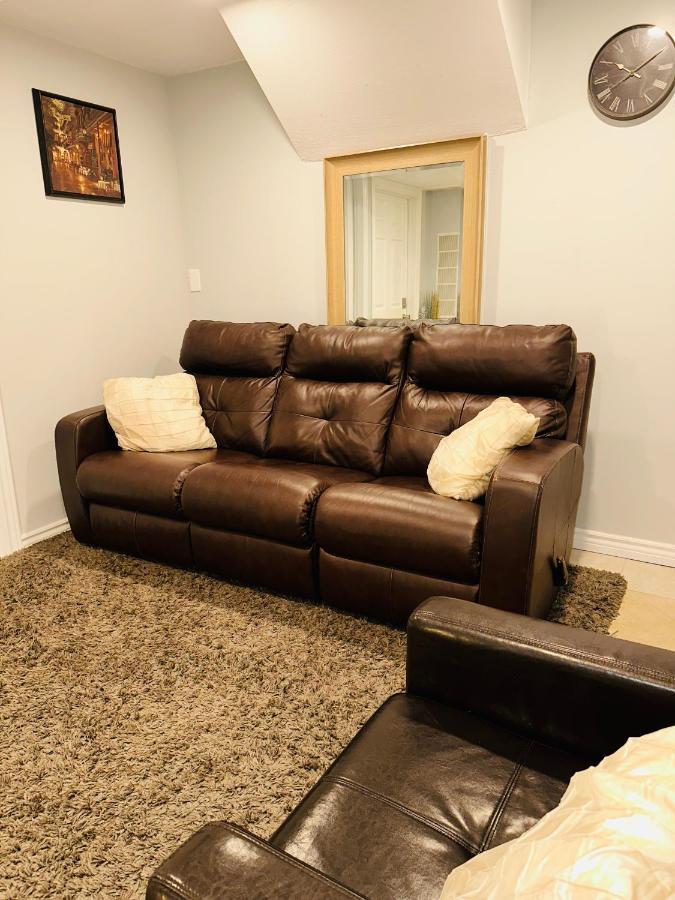 Deluxe Double Room Ii- Hazel Stays Mississauga Extérieur photo
