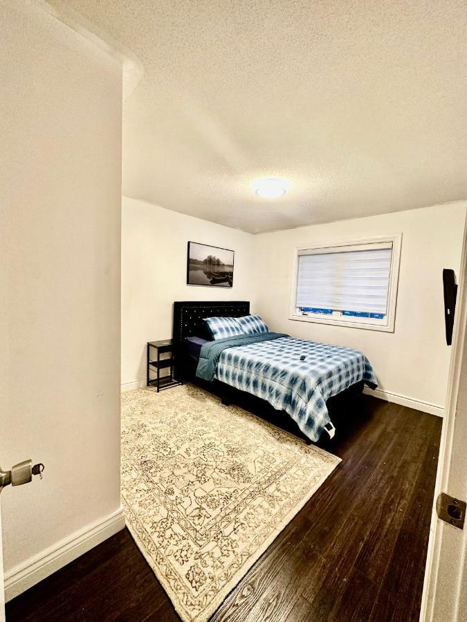 Deluxe Double Room Ii- Hazel Stays Mississauga Extérieur photo